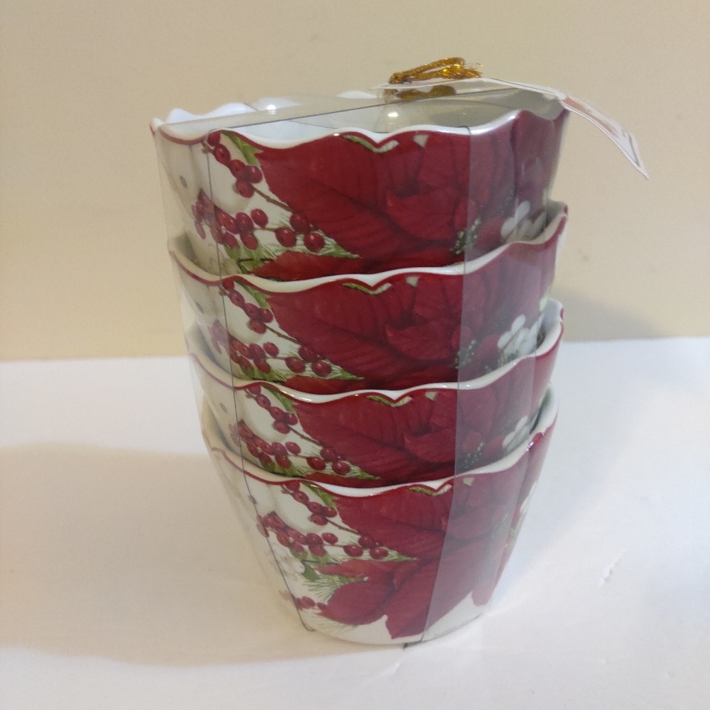 NEW 4PC Bone China Decorative Holiday Poinsettia Bowls  4" x 2.5